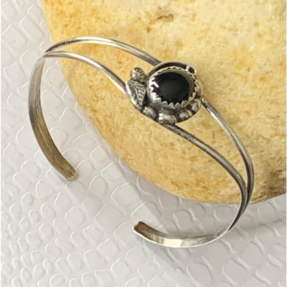 RARE Navajo Native American Childs Sterling Silver & Black Onyx Cuff Bracelet